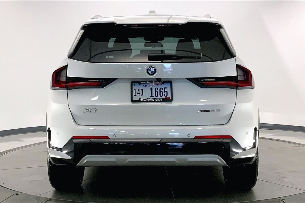 Used 2026 Mineral White Metallic BMW  image 3