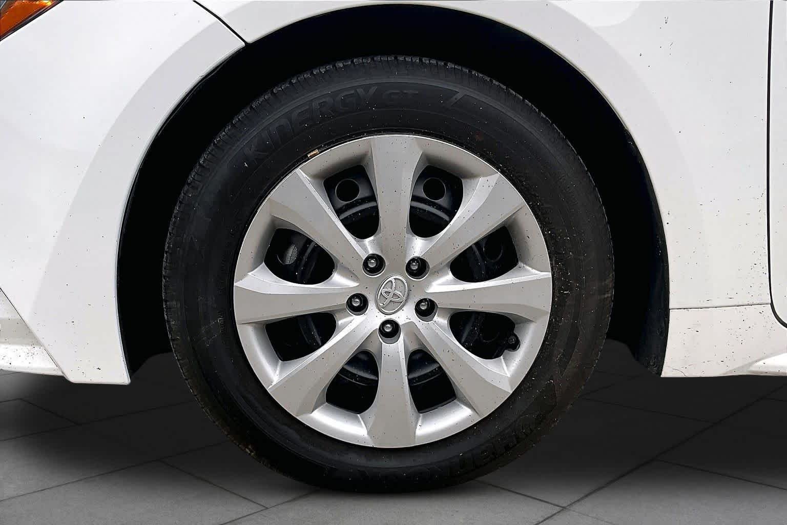 Used 2024 Ice Cap Toyota LE image 11
