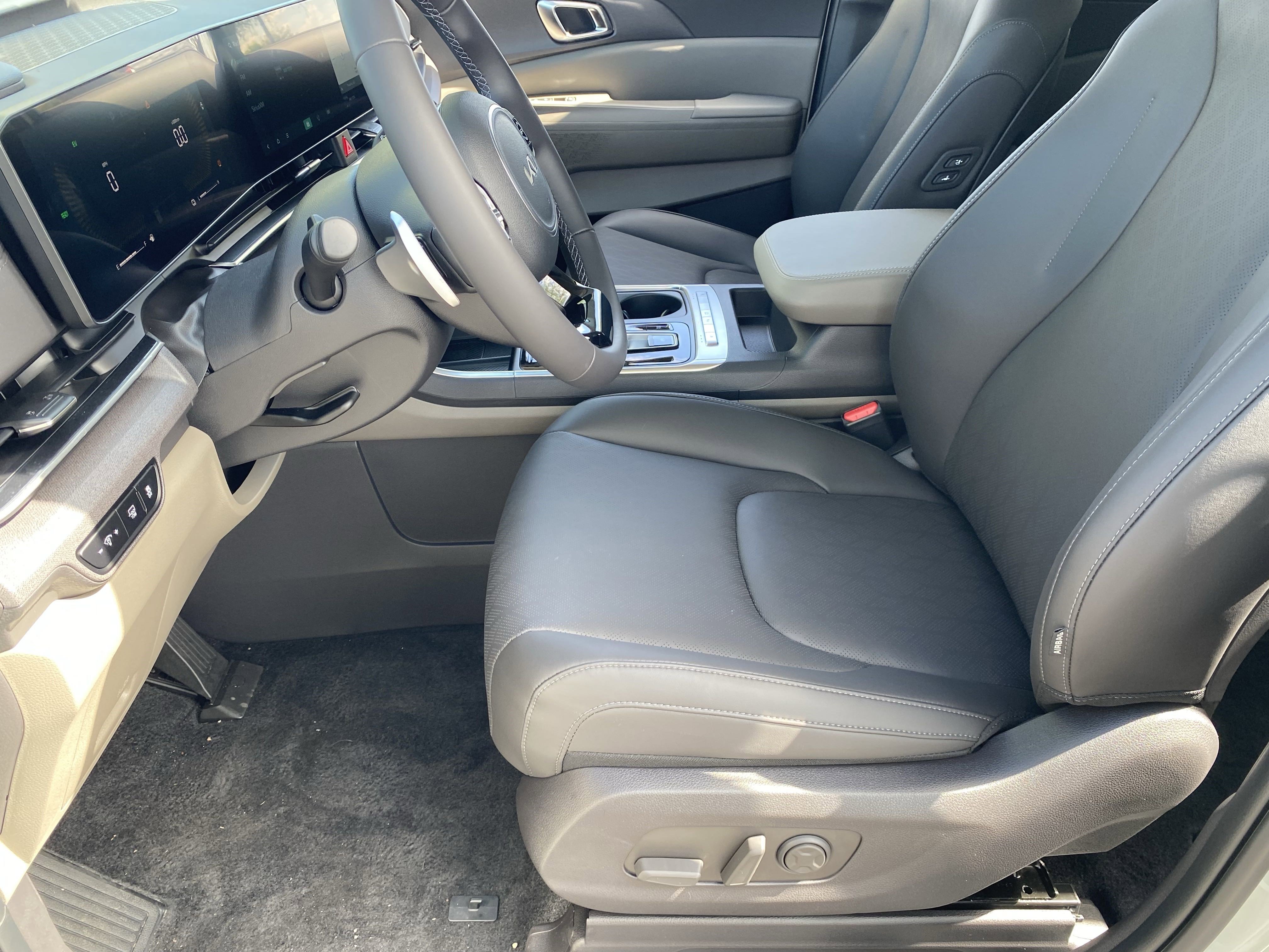 2026 Kia Carnival EX - Photo 17