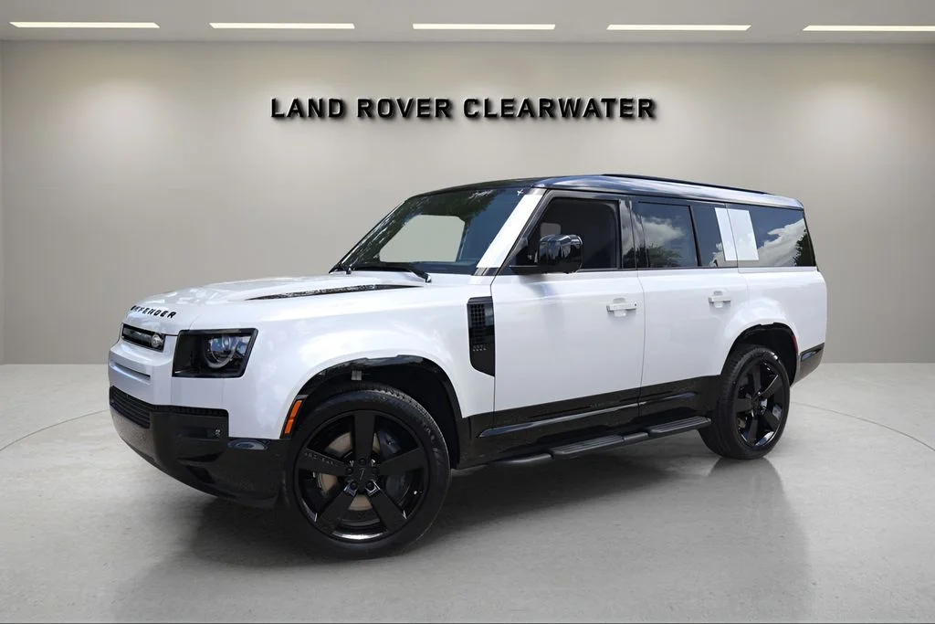 2026 Land Rover Defender 130 X-Dynamic SE P400's photo