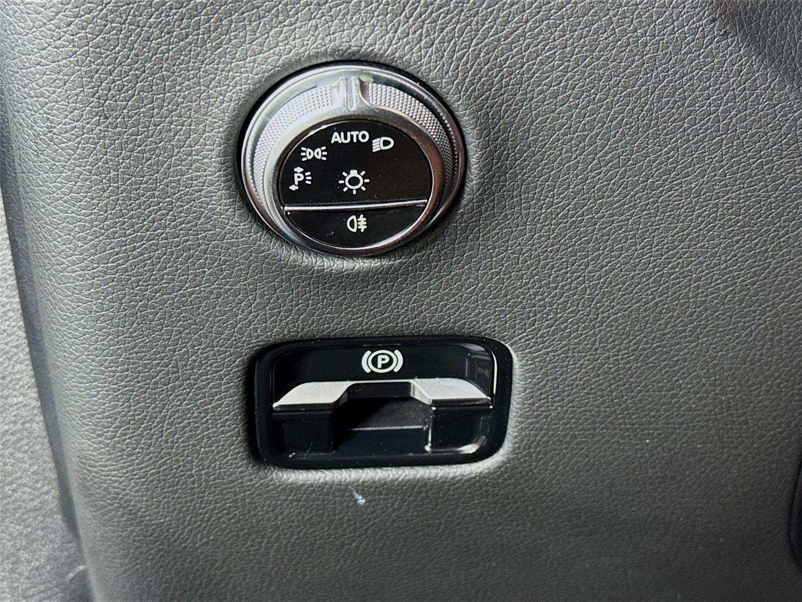Used 2023 Starling Blue Metallic Mercedes-Benz GLC 300 image 10