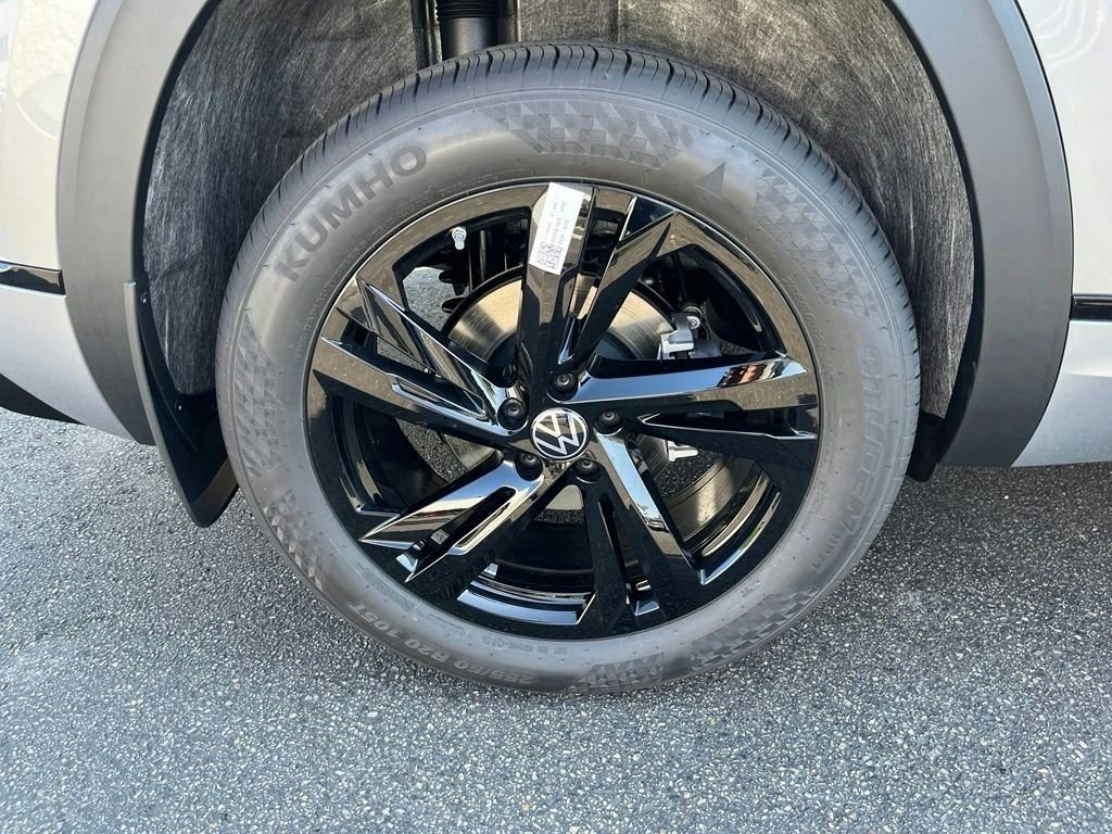New 2026 Silver Volkswagen SEL R-Line Black image 29
