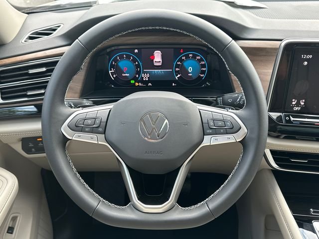 New 2026 Silver Volkswagen 2.0T SE w/Technology image 24