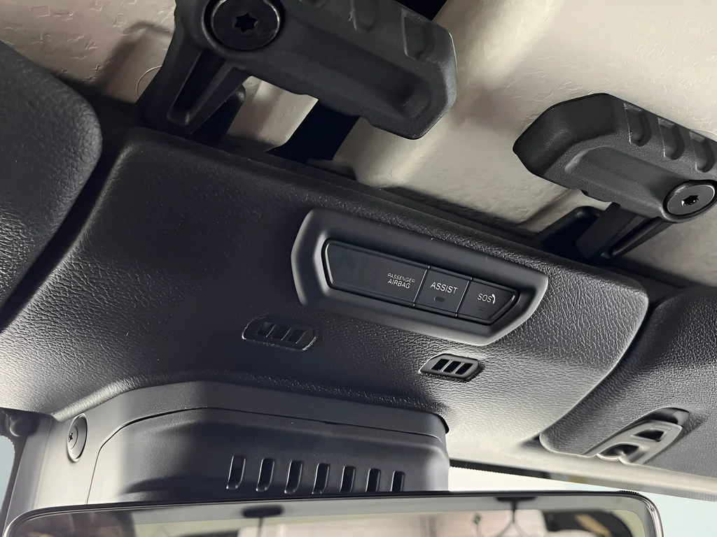 Used 2023 White Jeep Sport S image 22