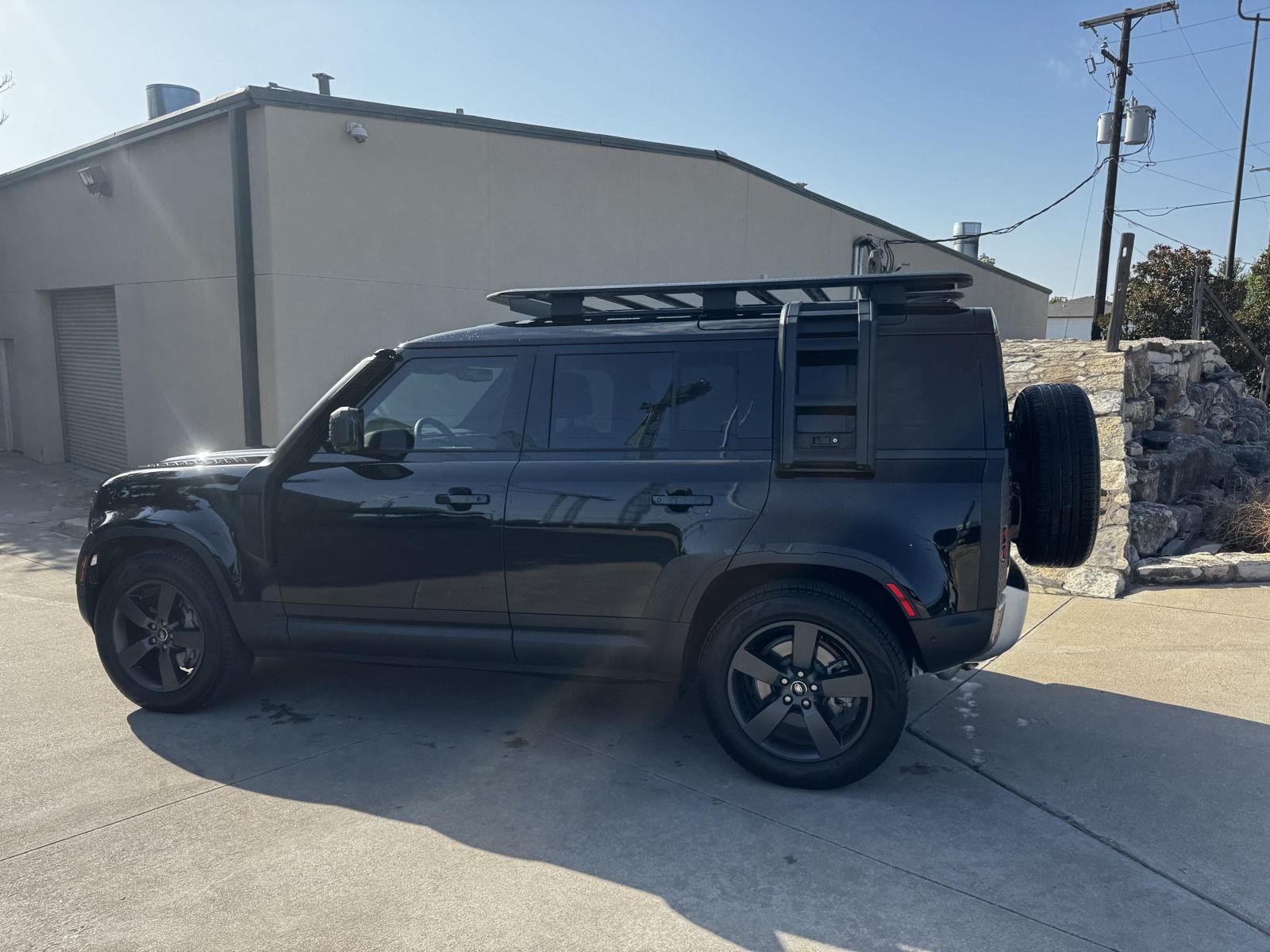 Used 2025 Santorini Black Metallic Land Rover S image 4