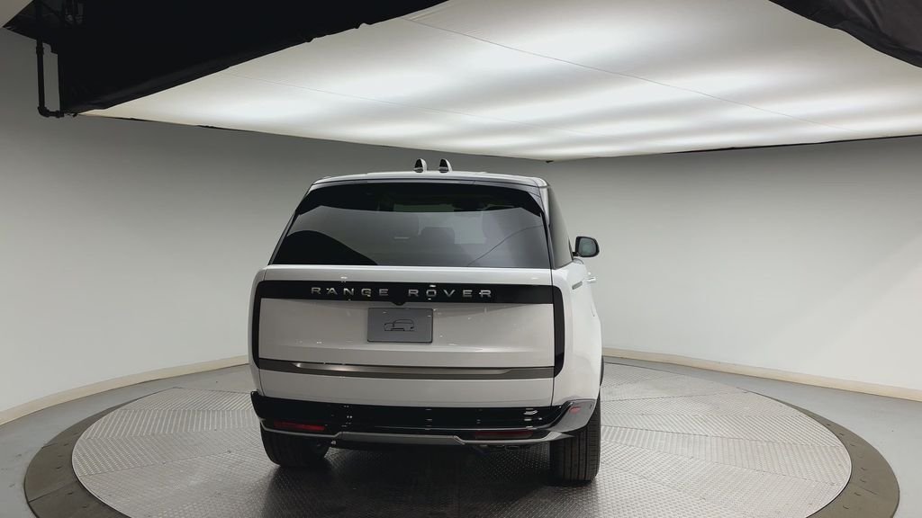 New 2026 Fuji White Land Rover SE image 3