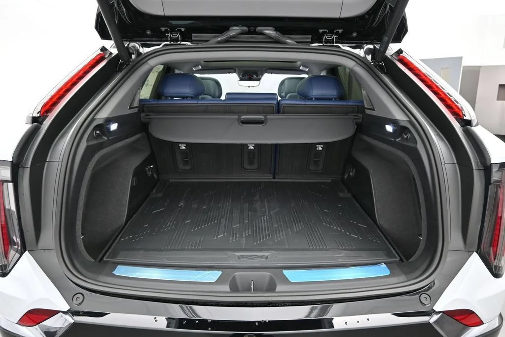 2027 Cadillac OPTIQ Premium Sport - Photo 32