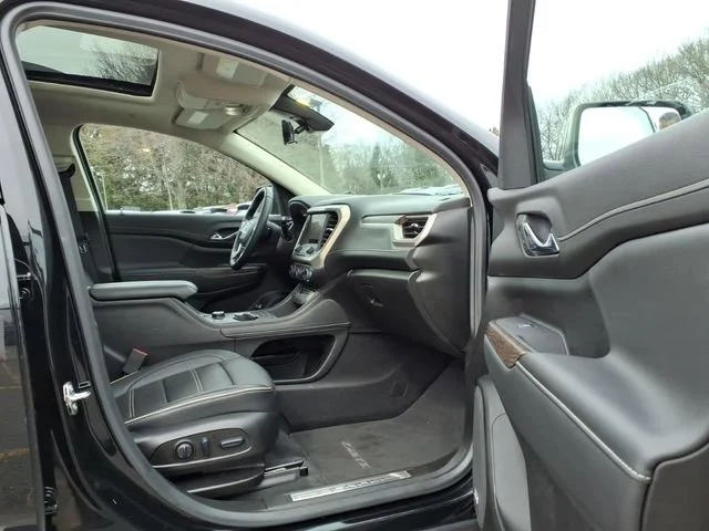 2023 GMC Acadia Denali - Photo 10