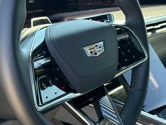 Used 2025 Green Cadillac V-Series image 30