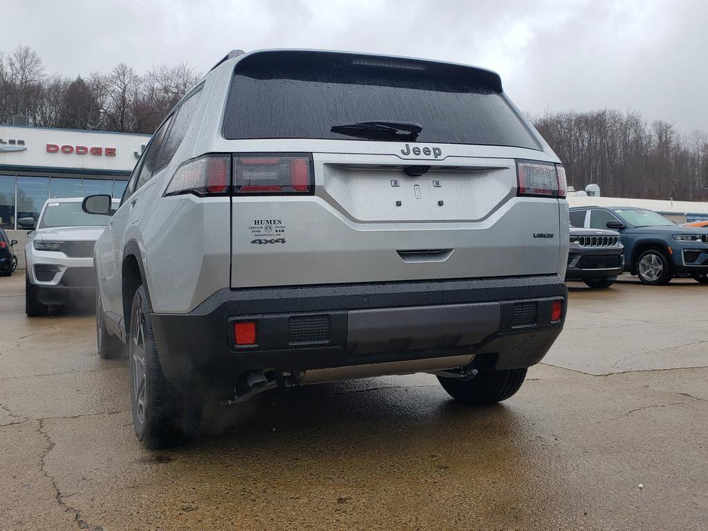 New 2026 Silver Zynith Clear-Coat Exterior Paint Jeep Laredo image 6