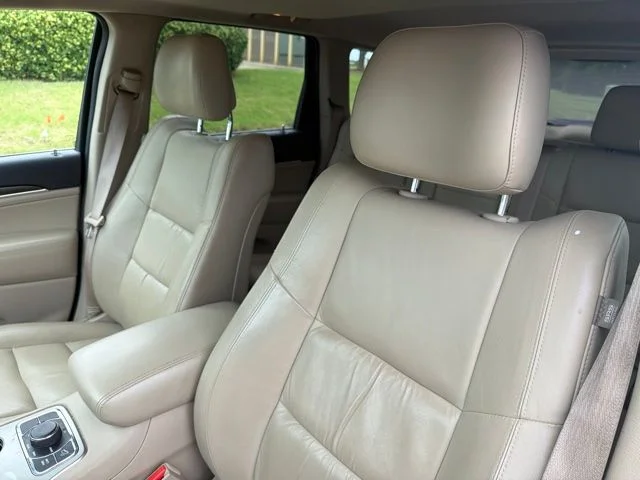 Used 2015 Beige Jeep Limited image 11
