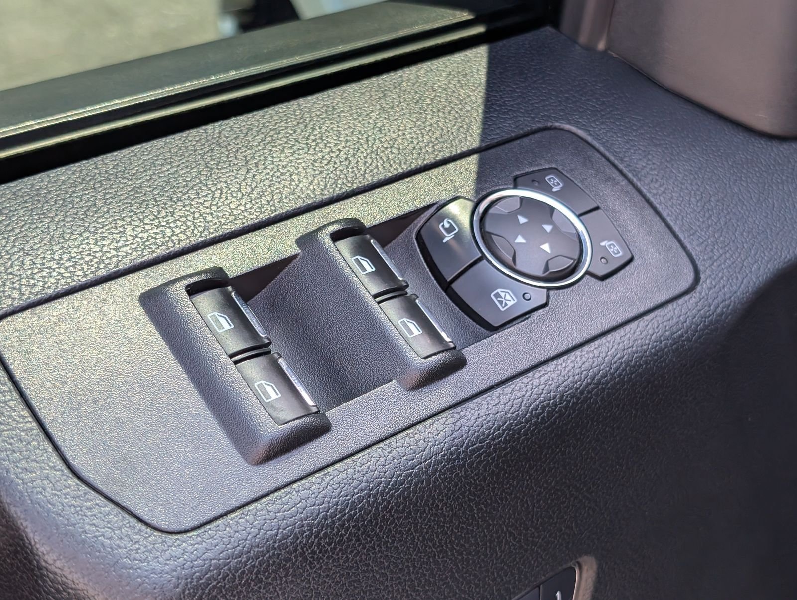 Used 2018 Oxford White Ford Lariat image 15