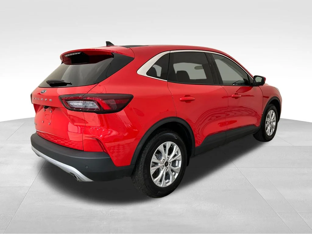 Used 2024 Red Ford Active image 5