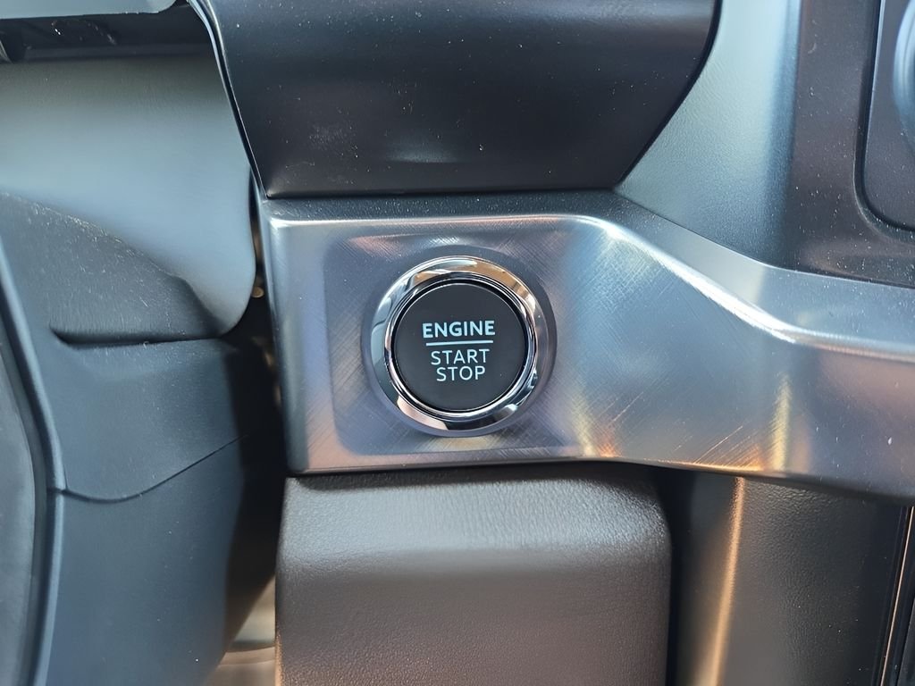 New 2026 Star White Metallic Tri-Coat Ford F-250® King Ranch® image 19