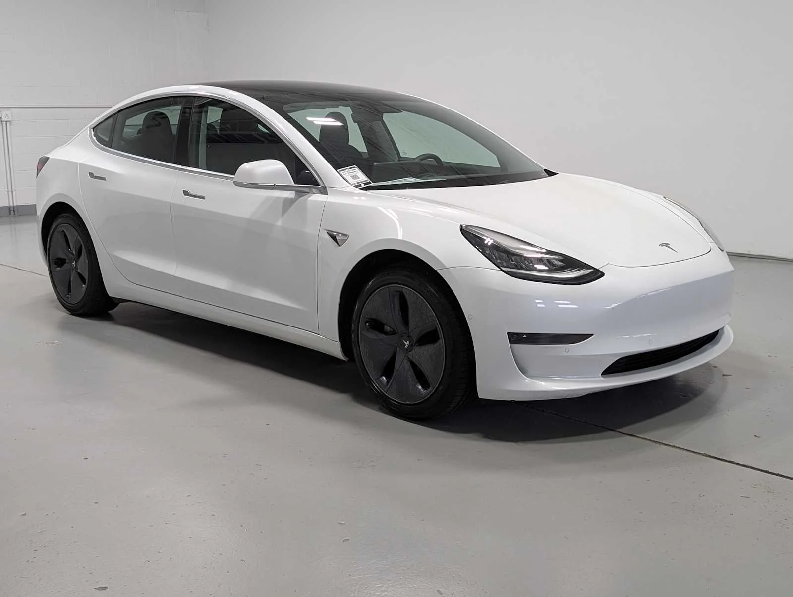 Used 2020 Pearl White Multi-Coat Tesla Standard Range Plus image 6