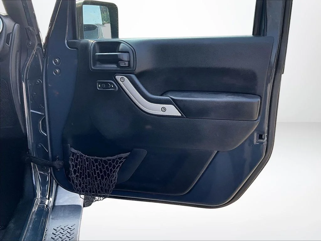 Used 2017 Black Jeep Sahara image 25