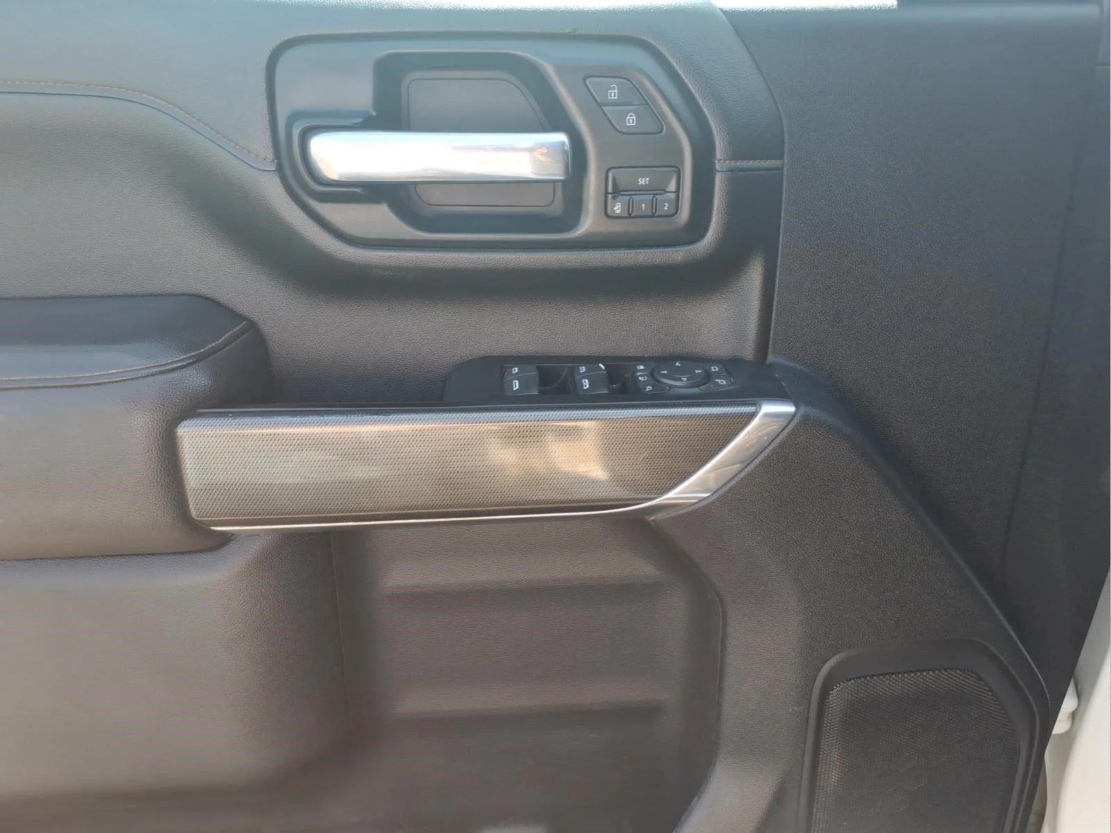 Used 2021 SUMMIT WHITE GMC AT4 image 16