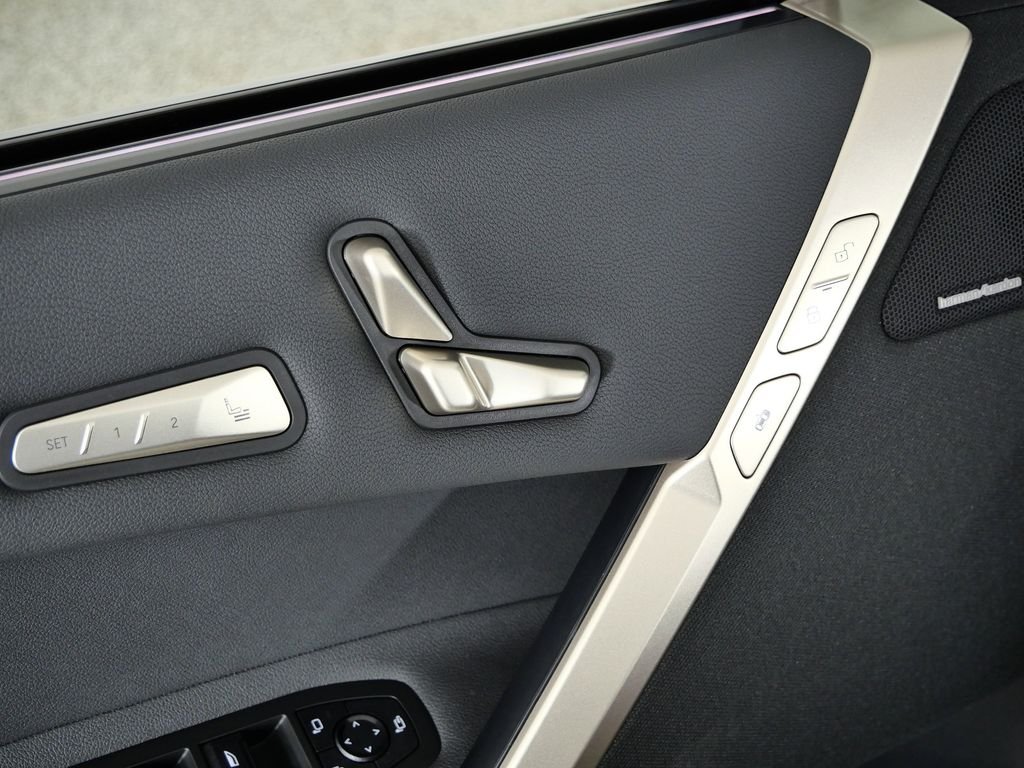 2026 BMW iX 60 - Photo 36