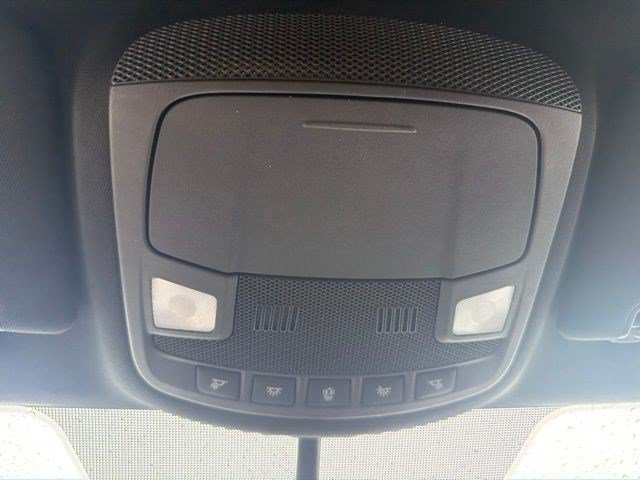 Used 2017 Ingot Silver Lincoln Premiere image 32