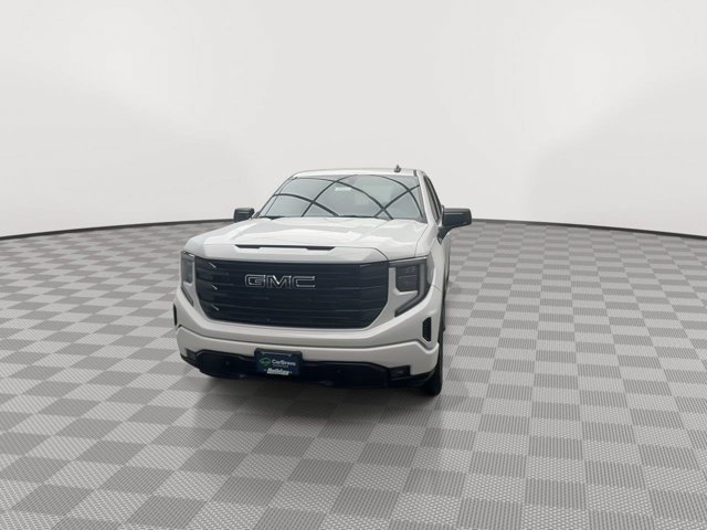 Used 2024 Summit White GMC Elevation image 38