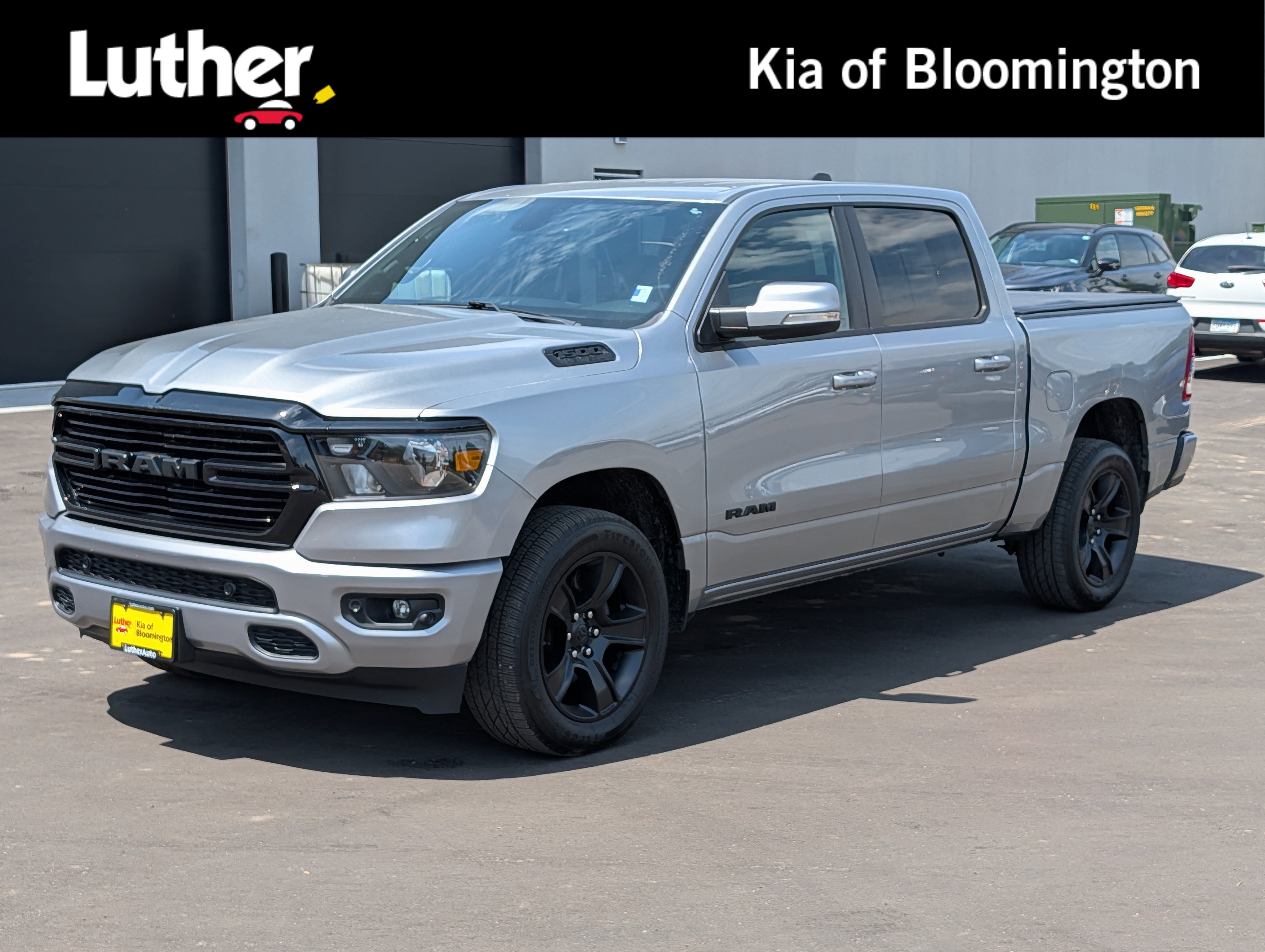2020 RAM 1500 Big Horn/Lone Star 4x4 Crew Cab 5'7's photo