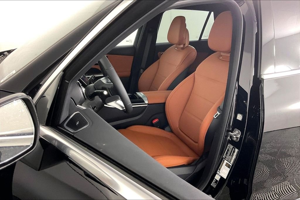 New 2026 Black Mercedes-Benz GLC 300 image 9