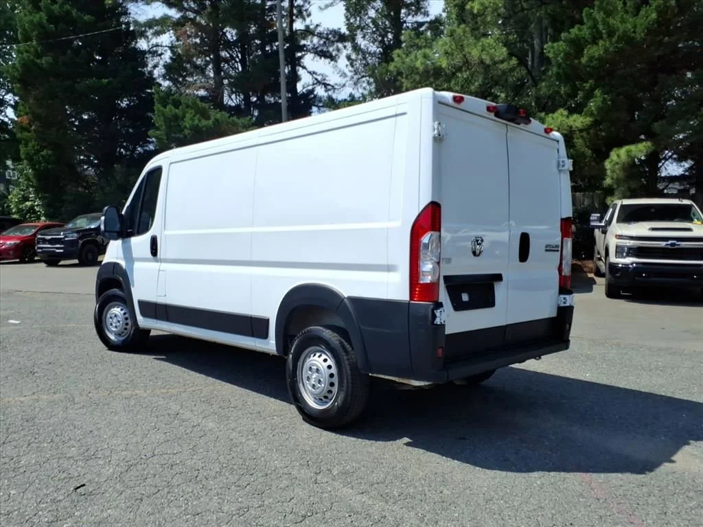 Used 2025 Bright White Clea Ram Tradesman image 37