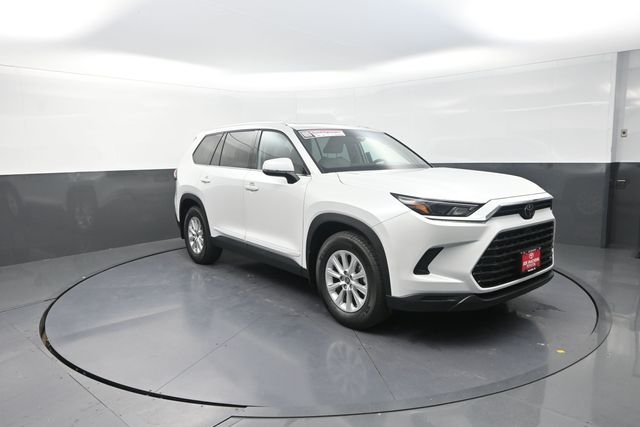 Used 2026 Beige Toyota XLE image 25