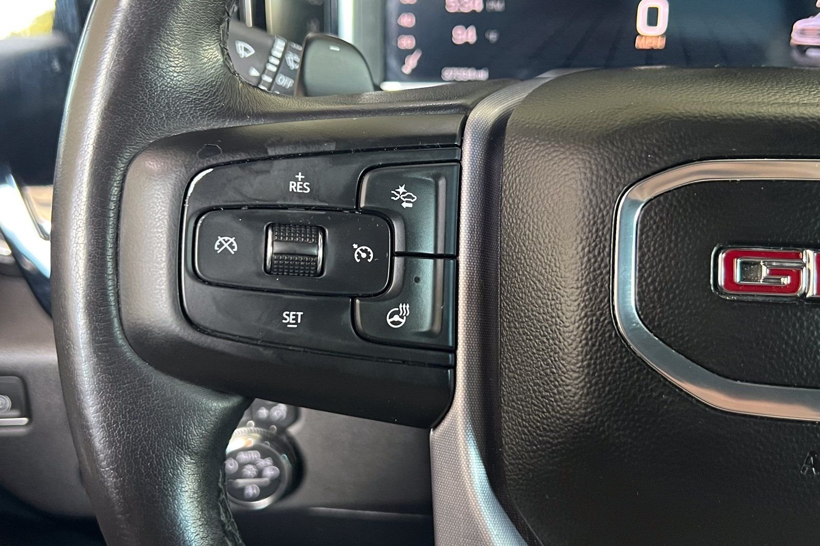 Used 2023 Silver GMC SLT image 27