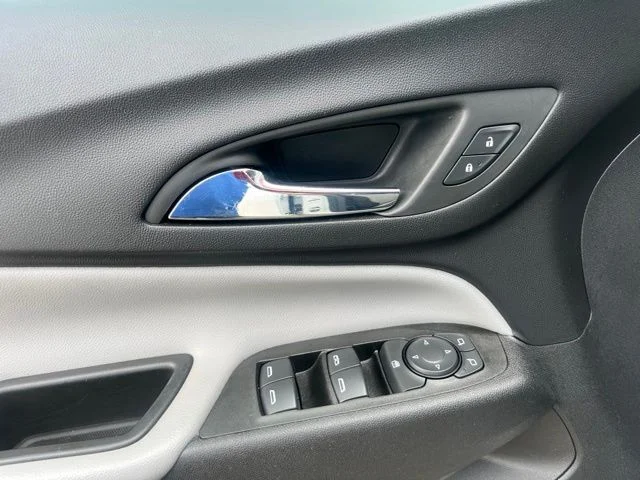 Used 2022 White Chevrolet LS image 11