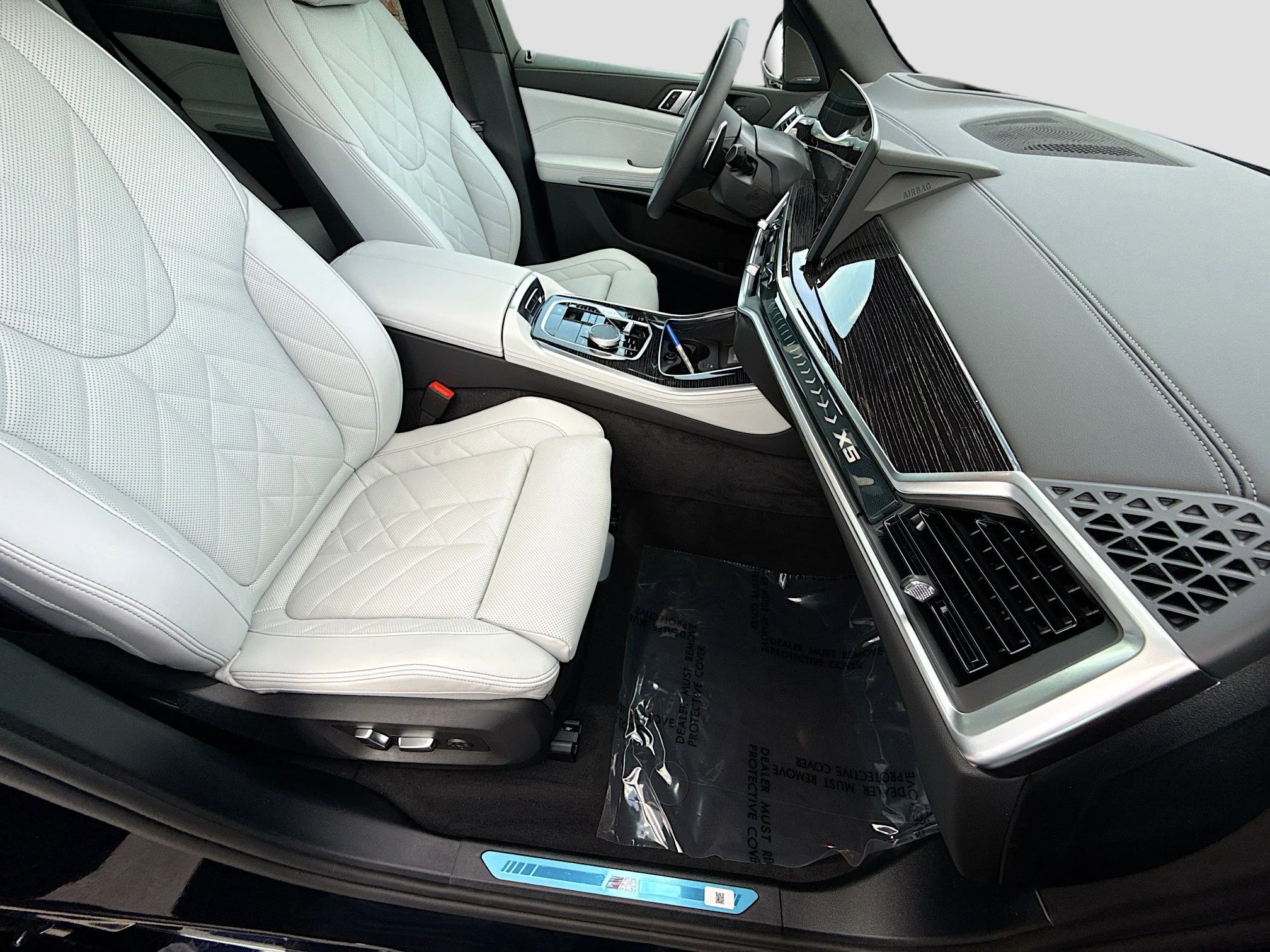 New 2026 Carbon Black Metallic BMW xDrive40i image 15