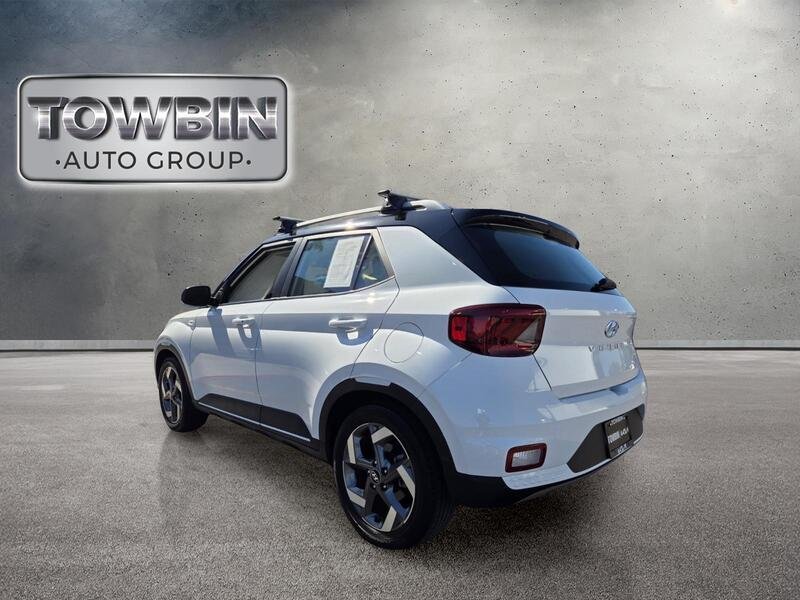 Used 2022 White Hyundai Limited image 3