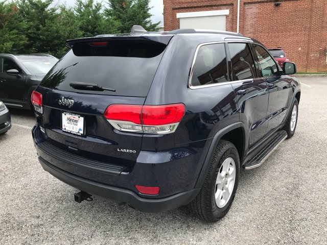 Used 2017 True Blue Pearlcoat Jeep Laredo image 7
