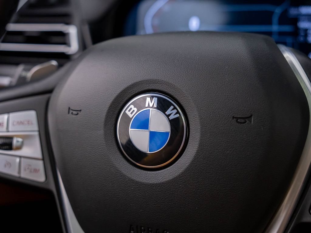 Used 2022 Black Sapphire Metallic BMW xDrive30i image 25
