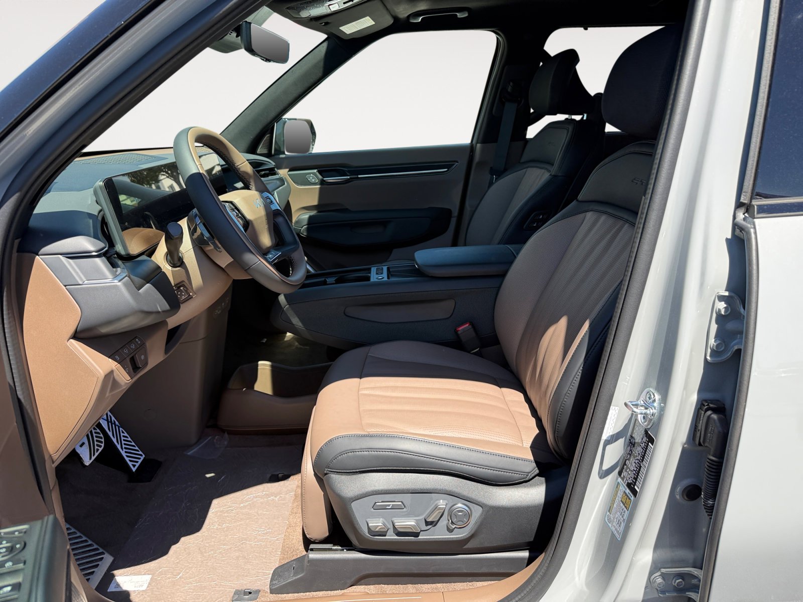New 2026 Wolf Gray/Ebony Black Roof Kia GT-Line image 10