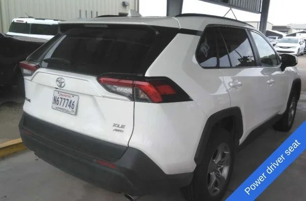 Used 2025 Ice Toyota XLE image 7