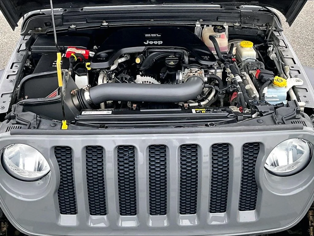 Used 2019 Gray Jeep Sport image 11