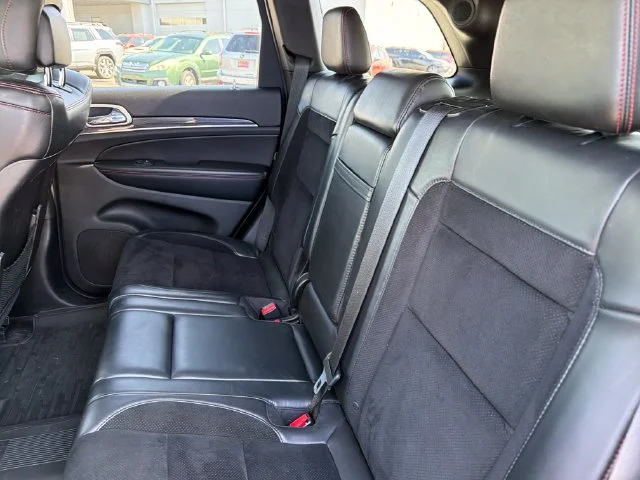 Used 2018 Gray Jeep Trailhawk image 23