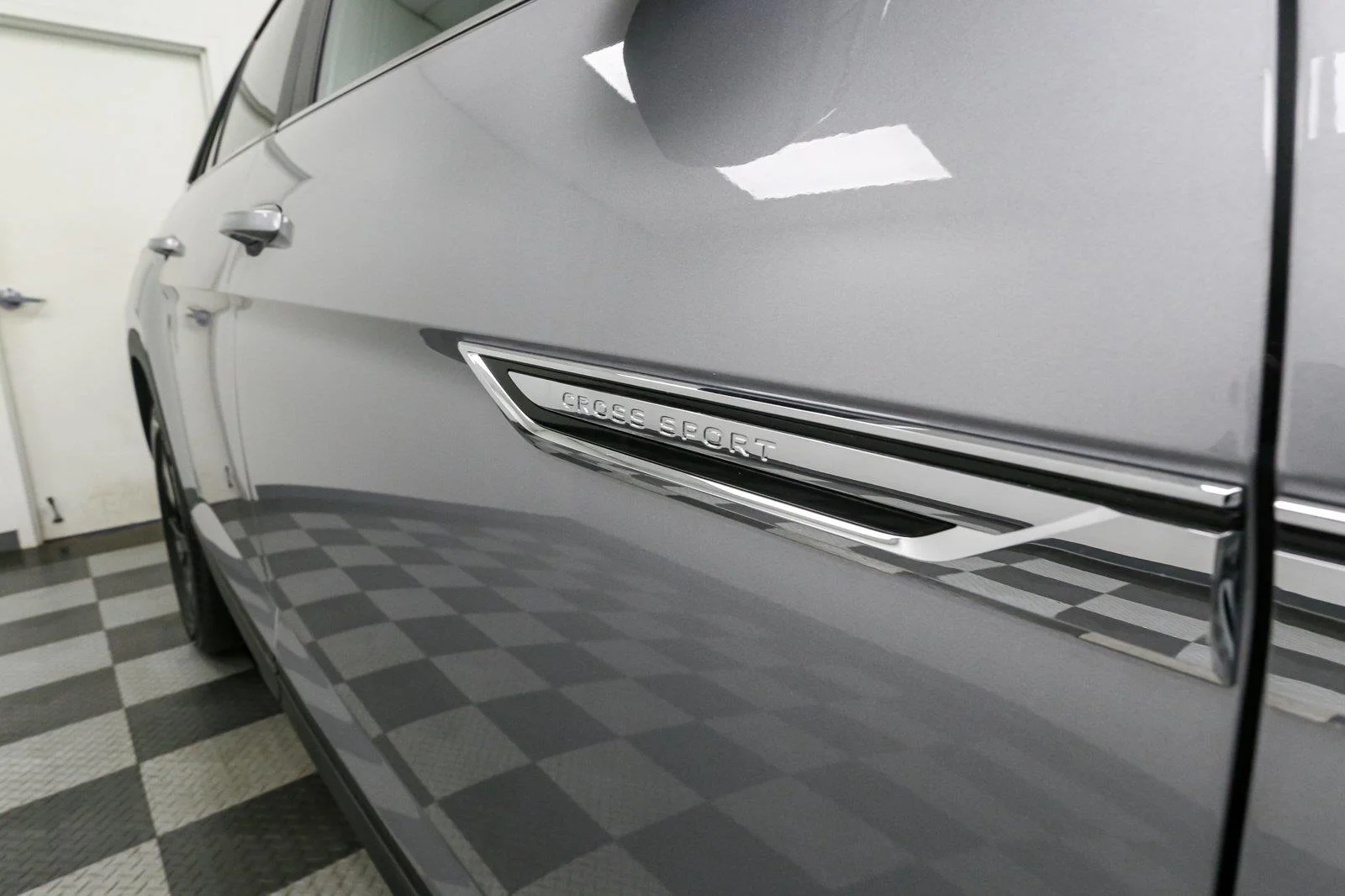 New 2026 Silver Mist Metallic Volkswagen 2.0T SE w/Technology image 8