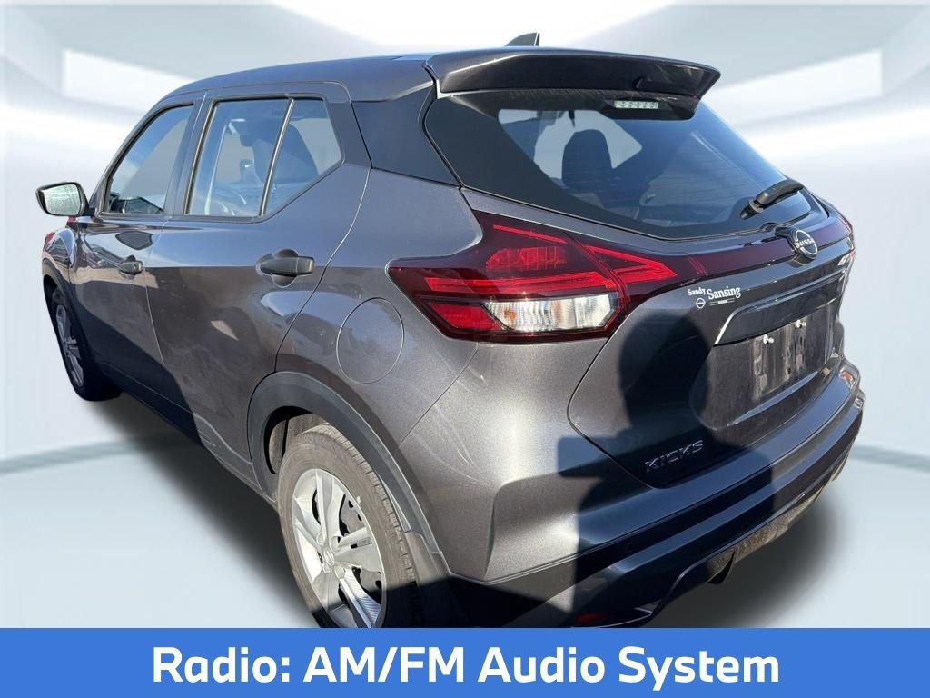 Used 2022 Gray Nissan S image 4