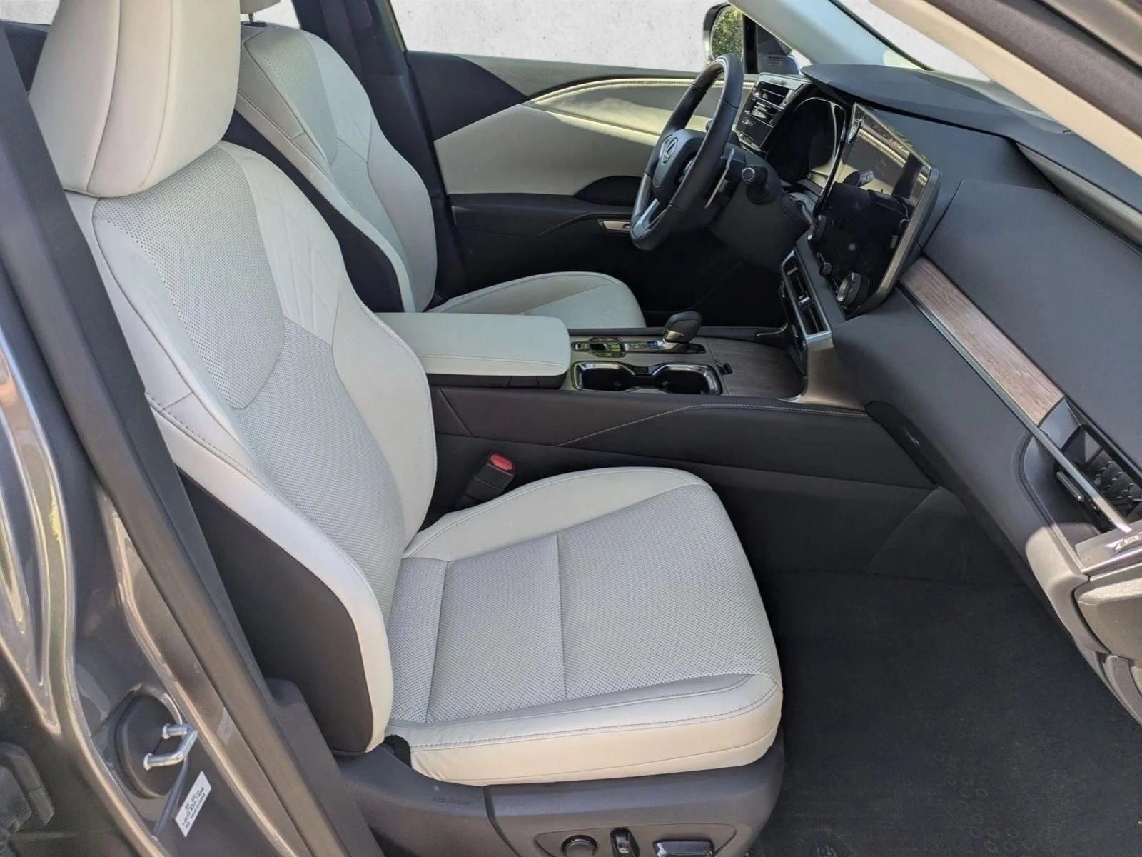 Used 2023 Nebula Gray Pearl Lexus RX 350h Premium image 21