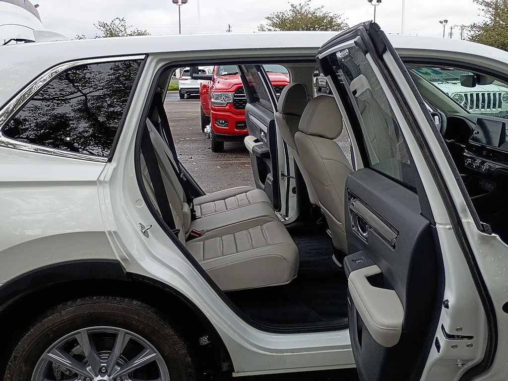 Certified Used 2025 WHITE Honda EX-L image 15