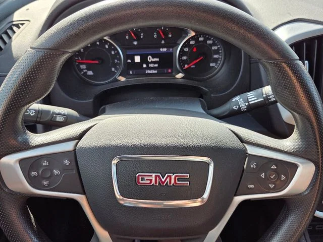Used 2022 White GMC SLE image 18