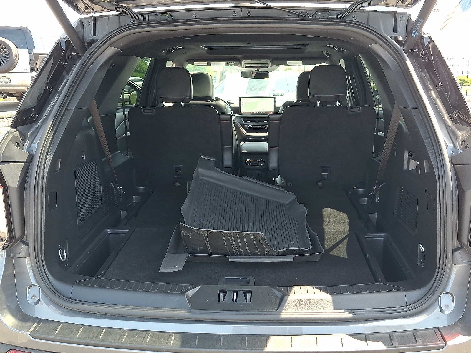 Used 2025 Carbonized Gray Metallic Ford ST-Line image 28