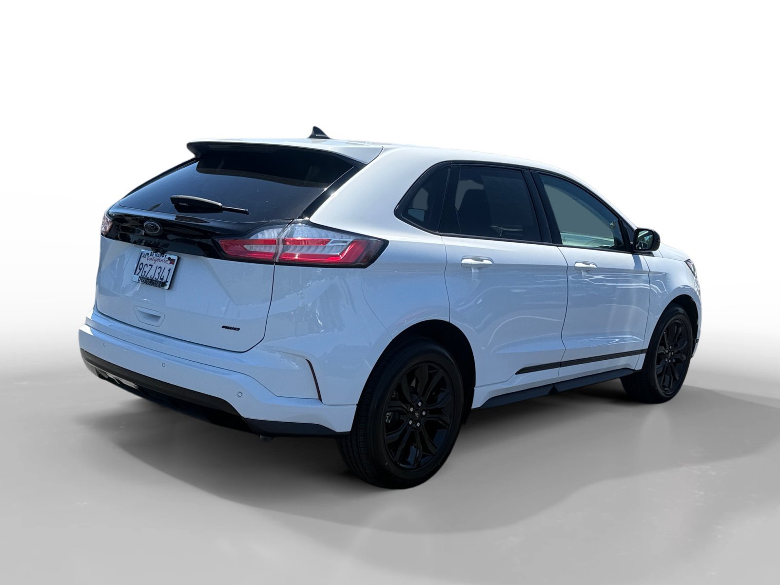 Used 2023 Oxford White Ford SE image 5