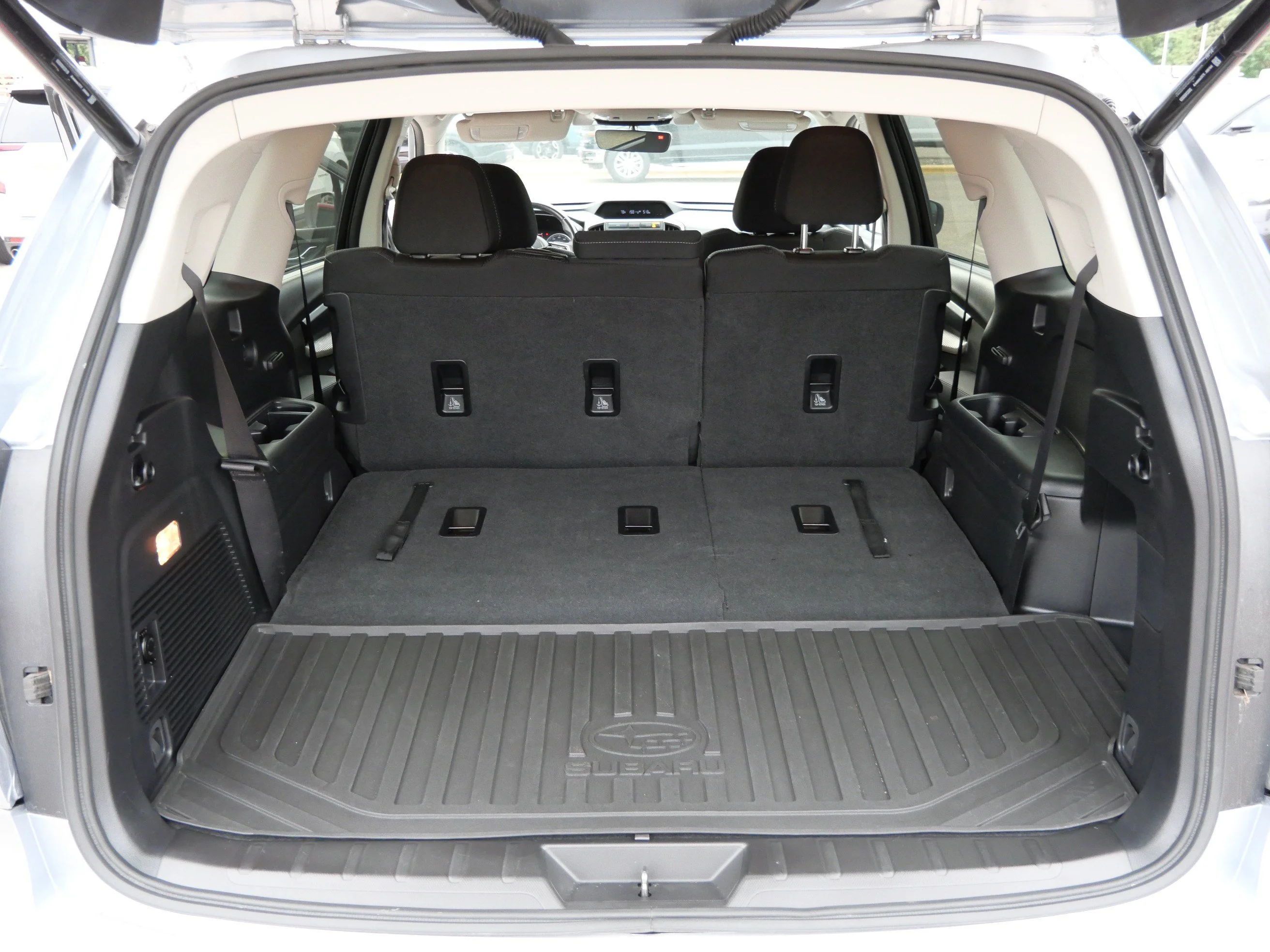 Used 2022 Ice Silver Metallic Subaru Premium image 18