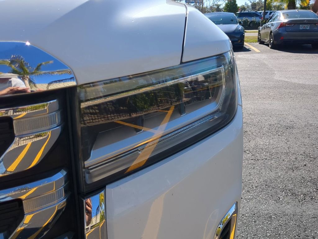 2023 GMC Acadia SLT - Photo 11