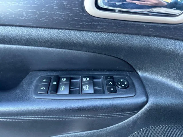 Used 2014 White Jeep Laredo image 19