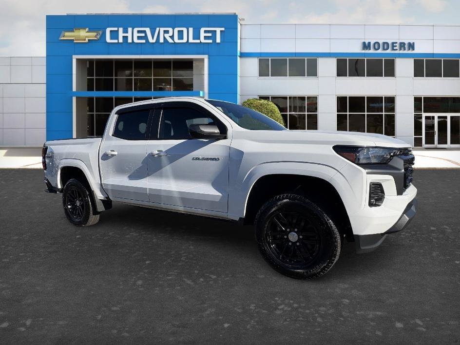 Used 2024 Summit White Chevrolet 4WD LT image 6