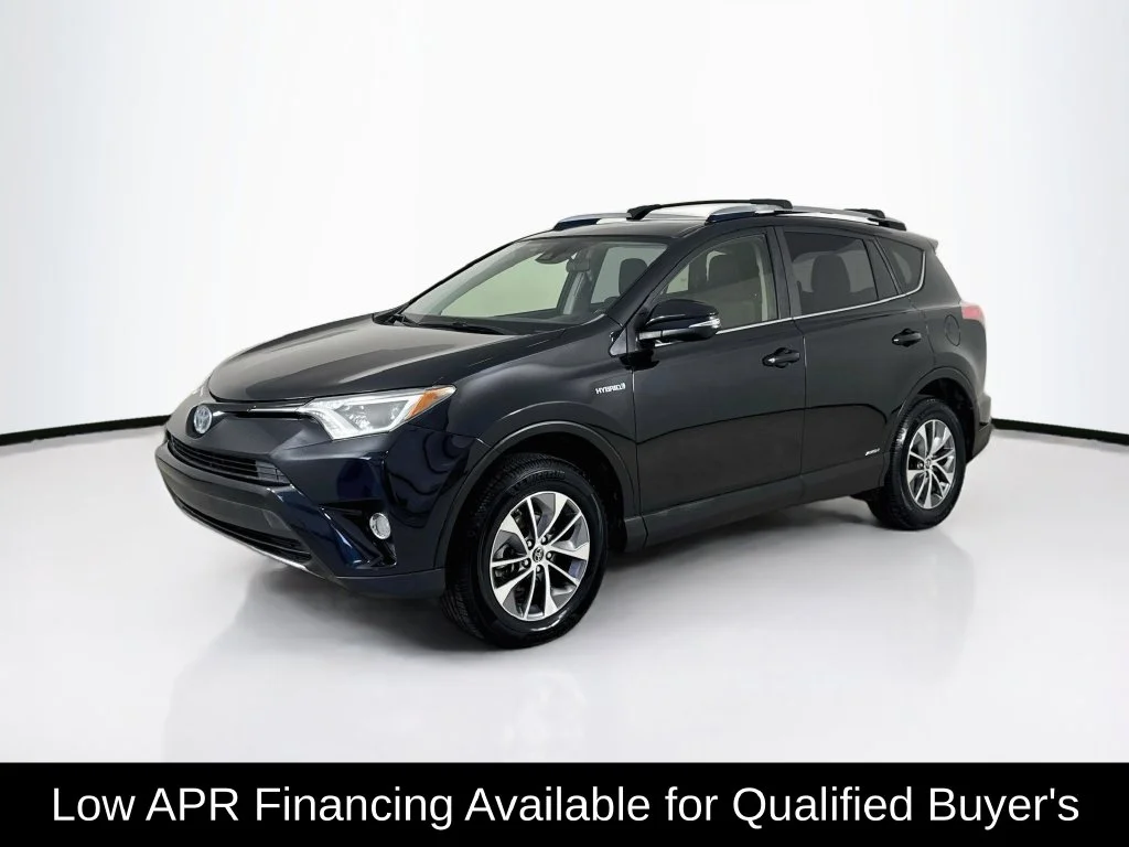 Used 2018 Black Sand Pearl Toyota XLE image 3